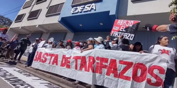 El Codecuc pide revocar la concesión de Ejesa ante aumentos de hasta el 3000%