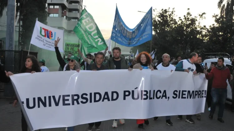 Jujuy: Gran concurrencia en la movilización en defensa de la universidad pública y la ciencia