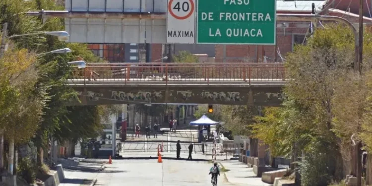Bloqueo en el puente La Quiaca – Villazón por falta de combustible en Bolivia