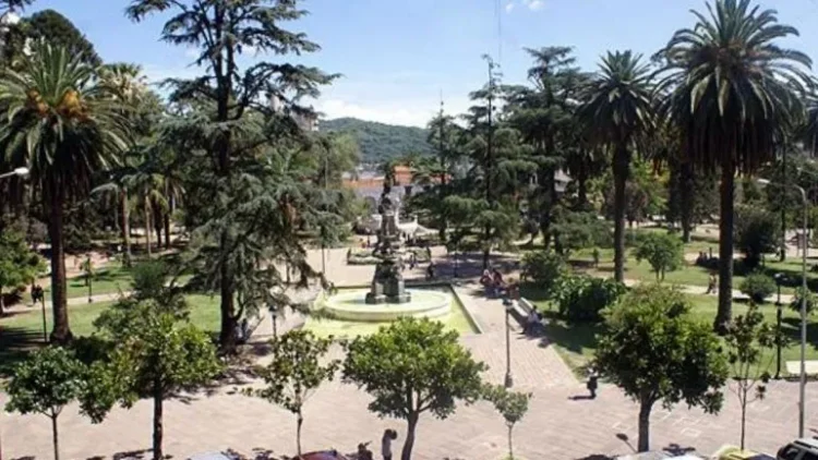 La Plaza Belgrano se prepara para la gran celebración patria y popular del 25 de mayo