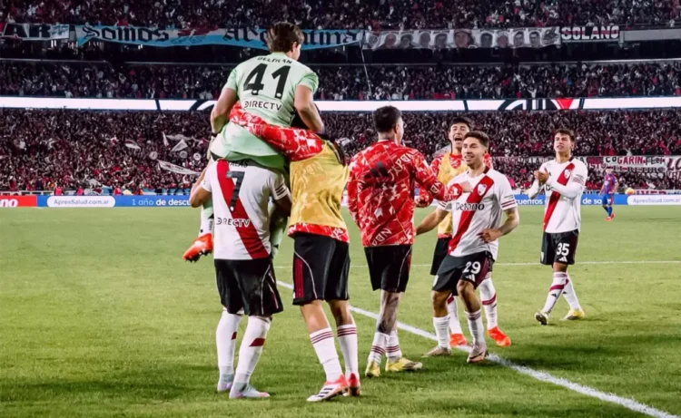 River Plate recibe a Bragantino en el Monumental con el objetivo de sellar su pase a octavos