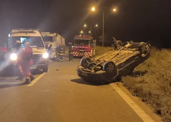 Violento siniestro vial en la Ruta 66: Un choque y vuelco a la altura de la Aduana dejó dos heridos
