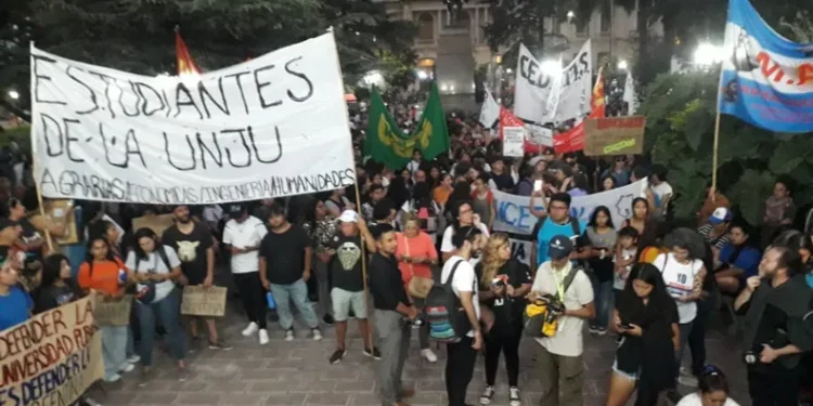 Detalles de la Marcha Universitaria Federal en Jujuy: Horarios y Recorrido