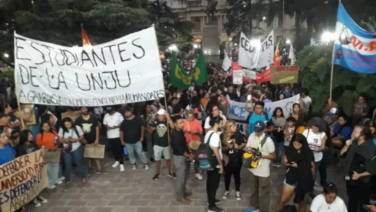 Detalles de la Marcha Universitaria Federal en Jujuy: Horarios y Recorrido