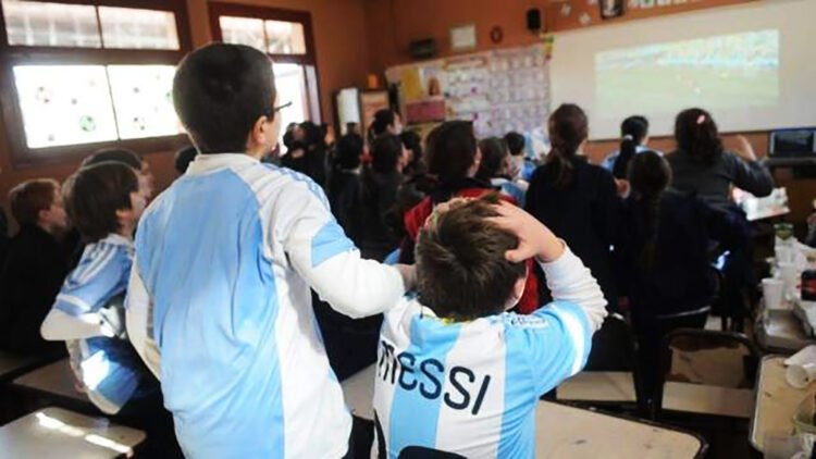 Confirmaron que no se suspenden las clases por el partido de Argentina
