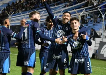 Duelo de punteros: Gimnasia de Jujuy visita a Atlanta con sutil cambio de horario y arbitraje definido