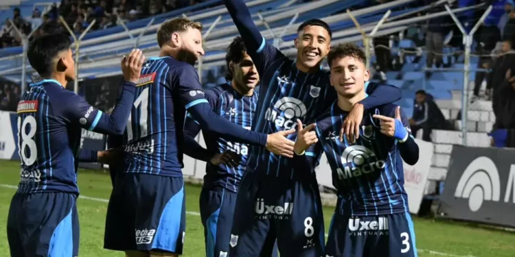 Duelo de punteros: Gimnasia de Jujuy visita a Atlanta con sutil cambio de horario y arbitraje definido