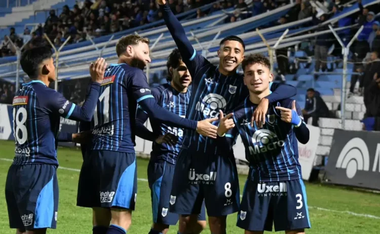 Duelo de punteros: Gimnasia de Jujuy visita a Atlanta con sutil cambio de horario y arbitraje definido