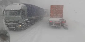 El Paso de Jama sigue inhabilitado para todo tipo de vehículos por nieve en la calzada