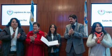 Orgullo jujeño: La Legislatura distinguió a Eluney Sosa por sus logros internacionales en matemáticas