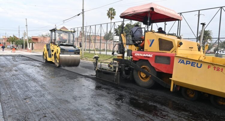 El Municipio pavimentó calle Burela y consolida la conectividad con barrio Favaloro