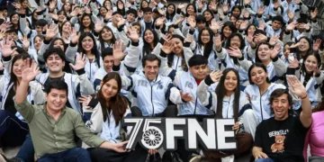 Sadir entregó 105 camperas a la Comisión Estudiantil de la FNE 2026