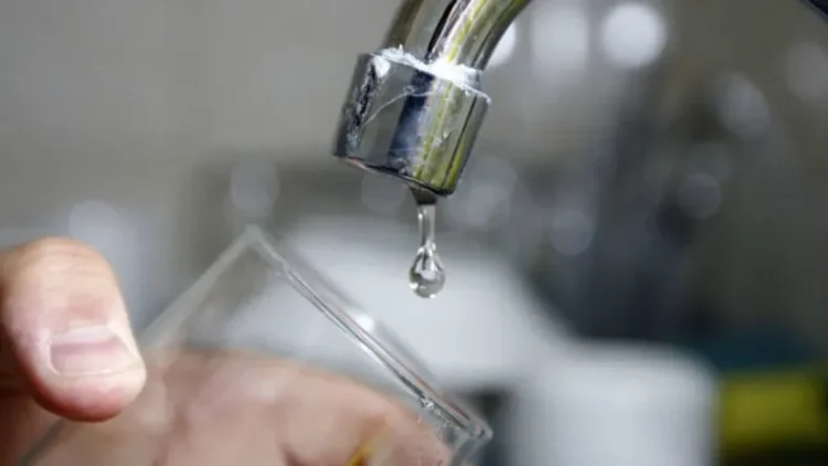 Hoy martes cortarán el agua en varios barrios de Alto Comedero