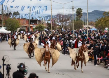 Carlos Sadir encabezó los actos por el Éxodo Jujeño y reclamó mayor reconocimiento nacional para la gesta heroica