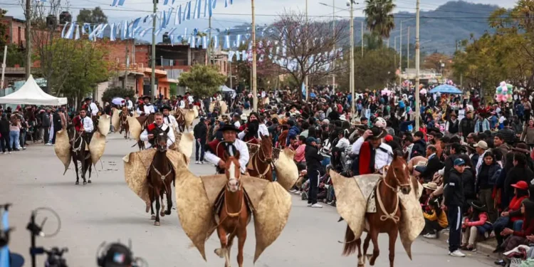 Carlos Sadir encabezó los actos por el Éxodo Jujeño y reclamó mayor reconocimiento nacional para la gesta heroica