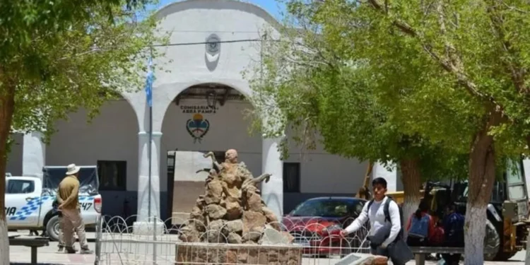 Tres alumnos de Abra Pampa amenazaron de muerte a un preceptor