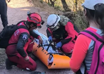 Rescataron y evacuaron a una mujer de 87 años tras una caída en la zona rural de Termas de Reyes