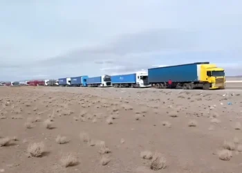 Camioneros varados en el Paso de Jama denuncian desabastecimiento y falta de servicios básicos