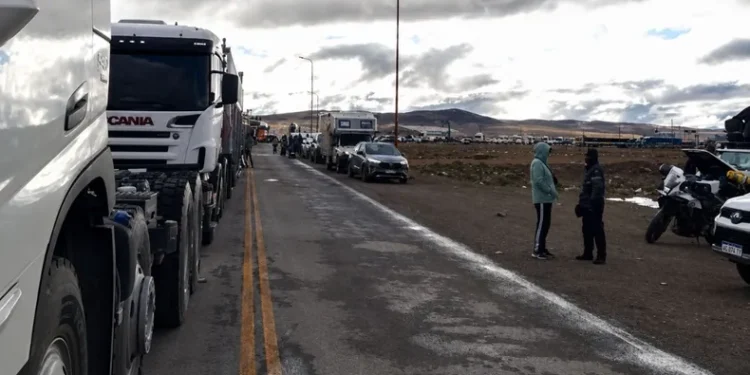 El Paso de Jama reabre de forma restringida solo para camiones y con un esquema alternado