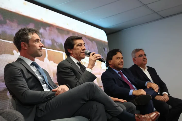 Sadir resaltó el desarrollo de proveedores locales mineros durante un encuentro con la Mesa del Litio, el CFI y el BID
