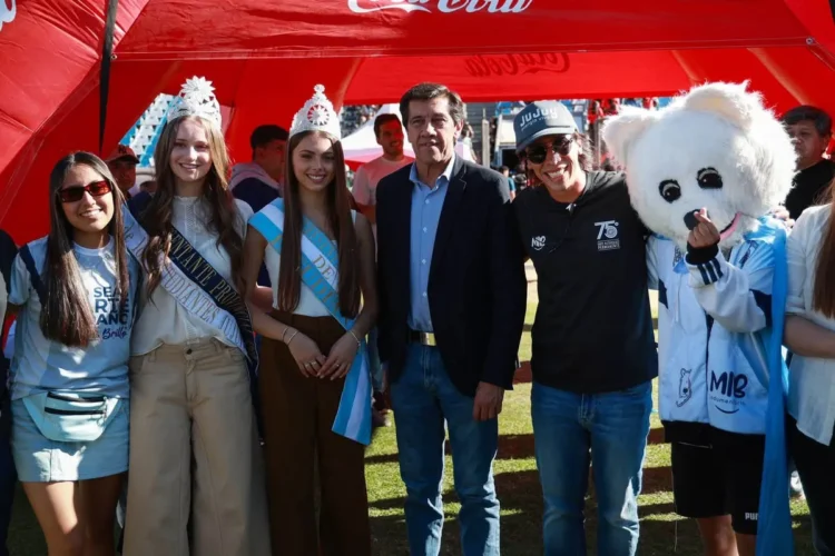 Sadir acompañó el cierre del Finde Estudiantil en el Estadio 23 de Agosto
