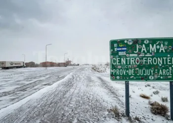 Cerraron el Paso de Jama por temporal de nieve y fuertes vientos en la cordillera