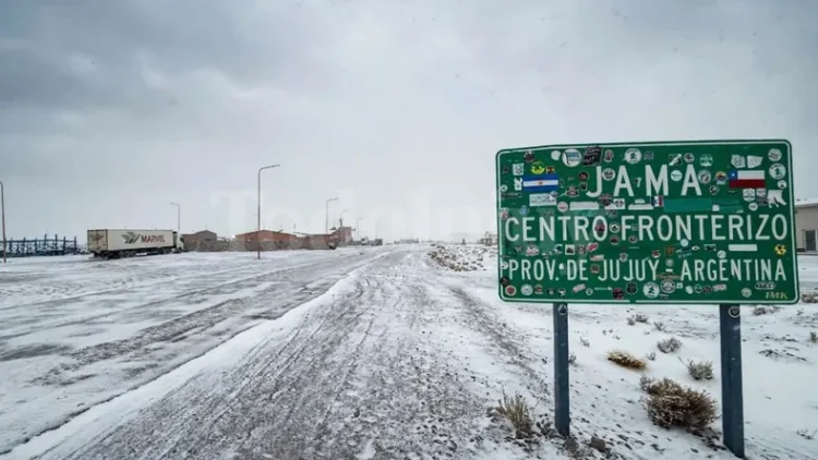 Cerraron el Paso de Jama por temporal de nieve y fuertes vientos en la cordillera