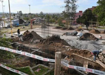 Construyen un multi espacio deportivo y comunitario en el barrio Los Perales