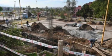 Construyen un multi espacio deportivo y comunitario en el barrio Los Perales