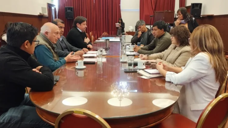 Buscan establecer un cupo femenino del 5 % en las obras de construcción