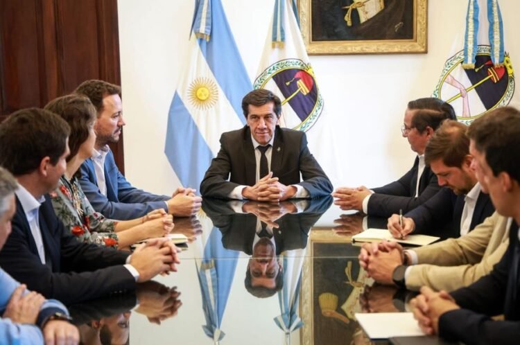 El Gobierno de Jujuy articula capacitaciones y becas con la Universidad Siglo 21 y empresas mineras