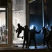 Francia decretó toques de queda parciales e intensifica el controles tras violentos saqueos y protestas multitudinarias