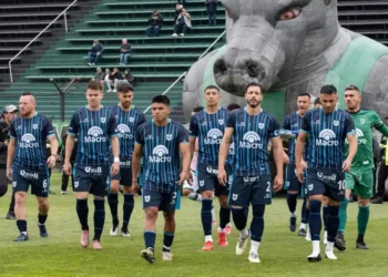 Gimnasia logró una gran victoria en Mataderos y se consolida en el podio de la Primera Nacional